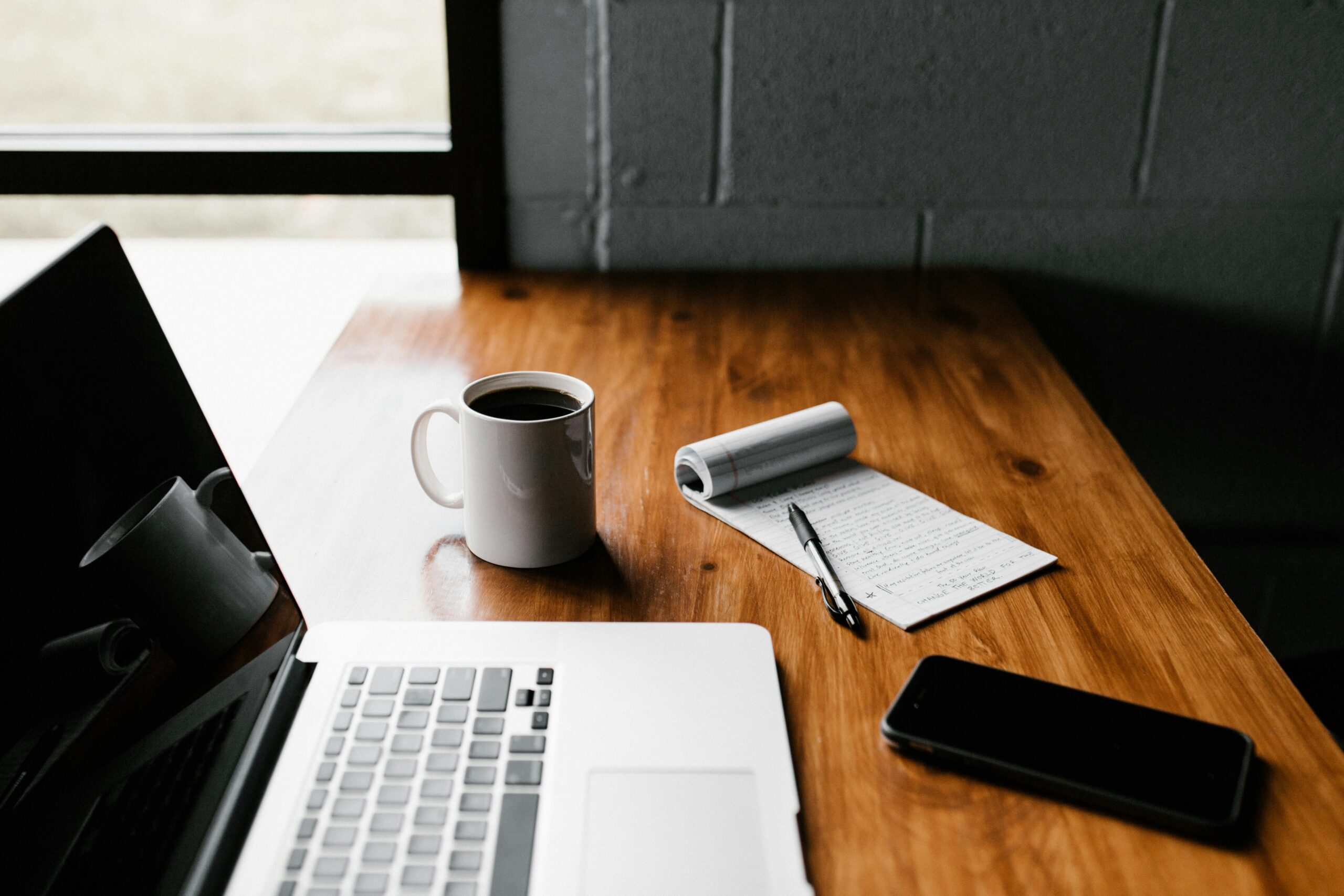 Virtual assistant managing tasks remotely